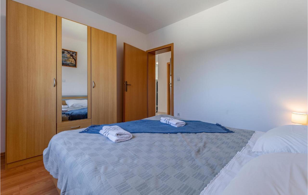 Lovely Apartment In Medulin With Kitchen Ngoại thất bức ảnh